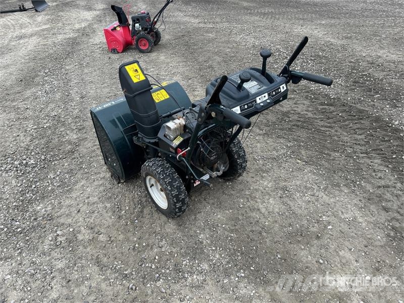 YardWorks 27 in 2 Way Walk-Behind Snow Blower Schneefräse