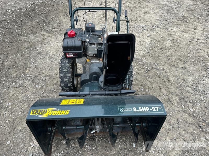 YardWorks 27 in 2 Way Walk-Behind Snow Blower Schneefräse