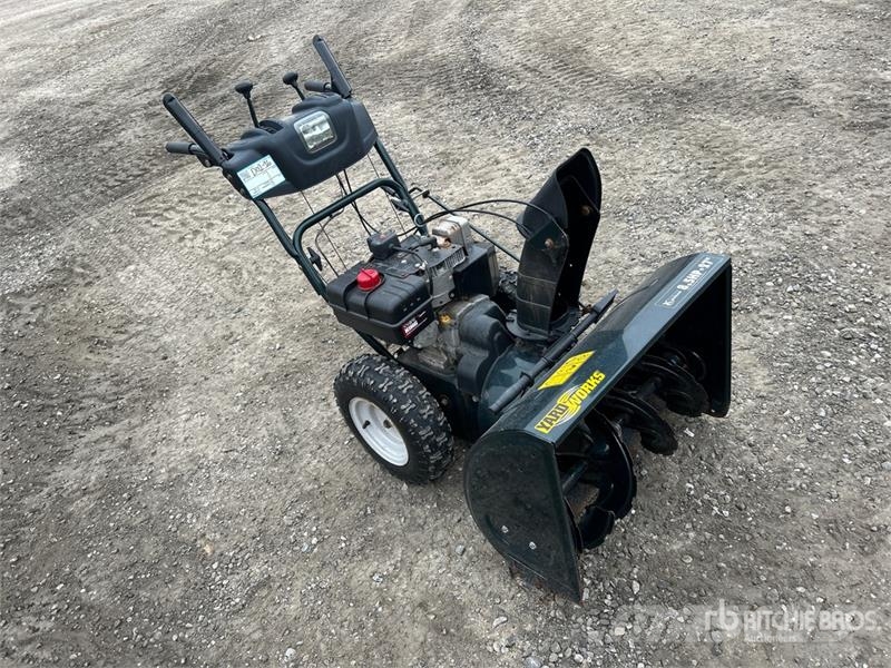 YardWorks 27 in 2 Way Walk-Behind Snow Blower Schneefräse