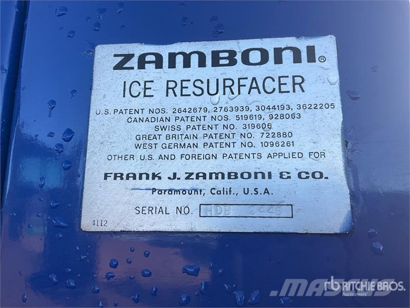 Zamboni Ice Resurfacer Autres équipements pour route et neige