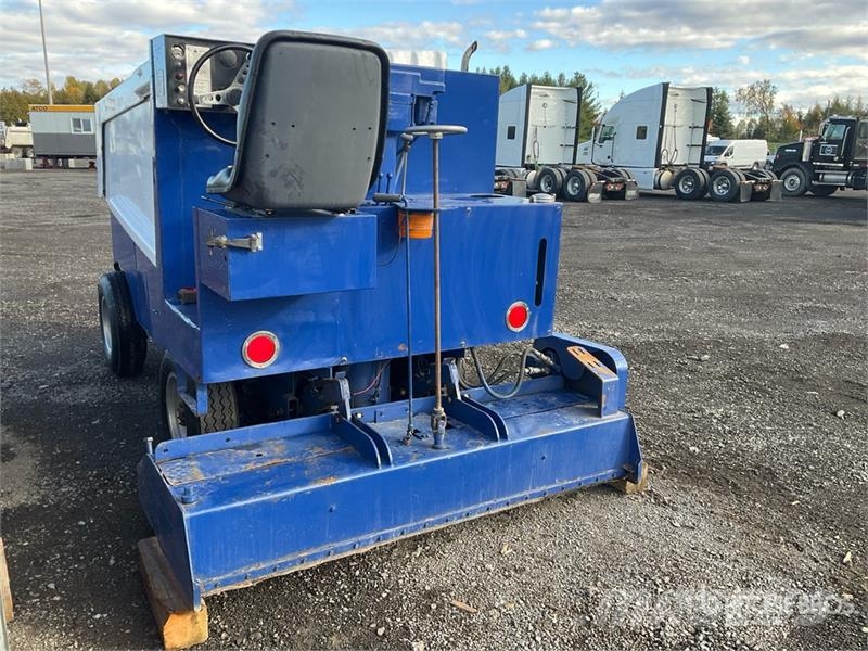 Zamboni Ice Resurfacer Autres équipements pour route et neige