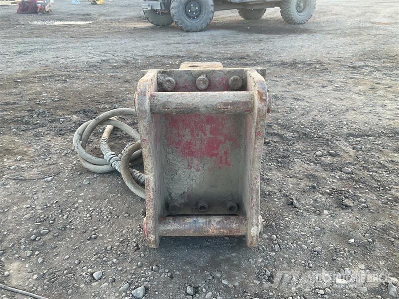 1600 mm Hydraulic Breaker مطارق / كسارات