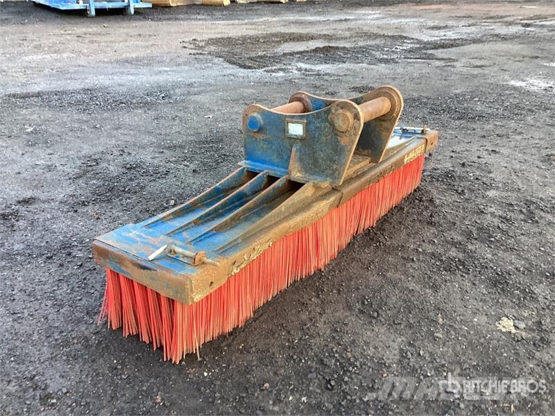  1750 mm Sweeper Attachment فرش