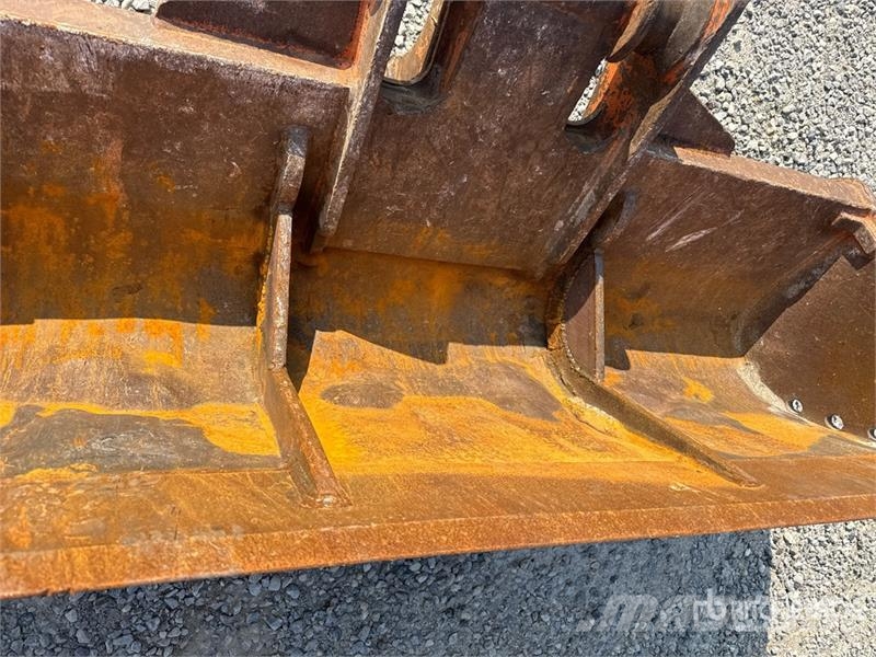 1800 mm Cleanup Bucket - Fits Hitachi ZX135 Kovalar