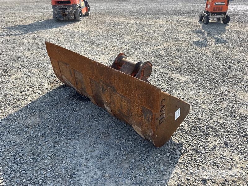 1800 mm Cleanup Bucket - Fits Hitachi ZX135 Kovalar