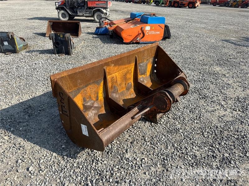 1800 mm Cleanup Bucket - Fits Hitachi ZX135 Kovalar