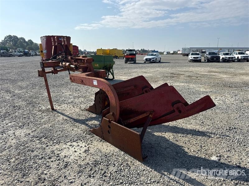 2 Bottom Breaking Plow Chasse neige