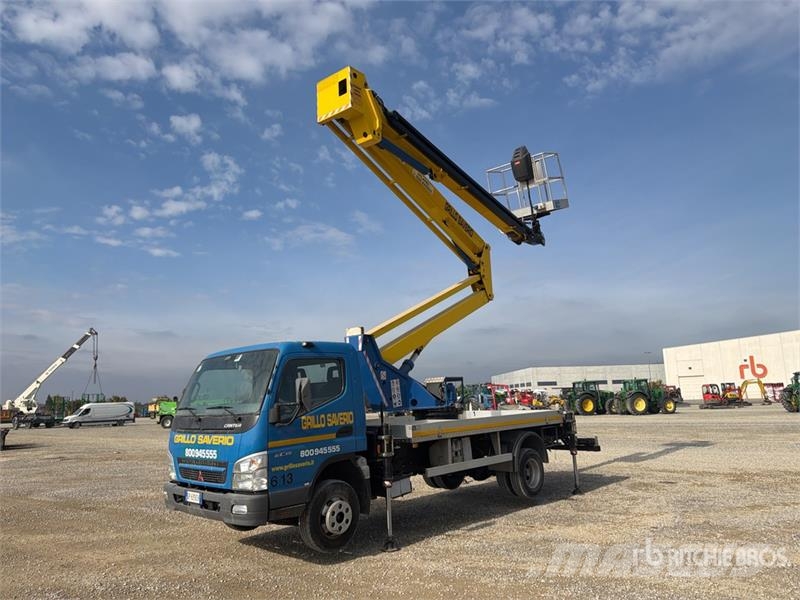  2007 Socage DA26 26 m on Mitsubishi  Canter 4x2 Bu Plataformas sobre camión