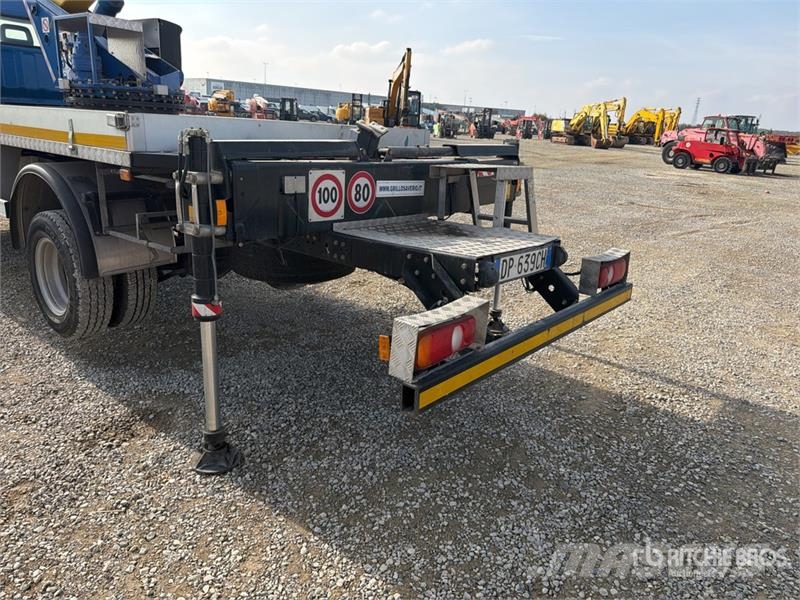  2007 Socage DA26 26 m on Mitsubishi  Canter 4x2 Bu Plataformas sobre camión