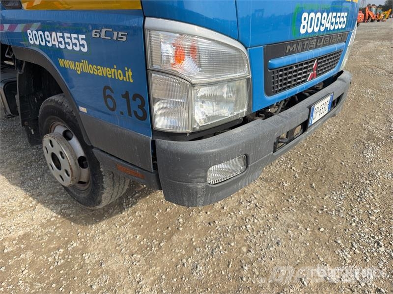  2007 Socage DA26 26 m on Mitsubishi  Canter 4x2 Bu Plataformas sobre camión
