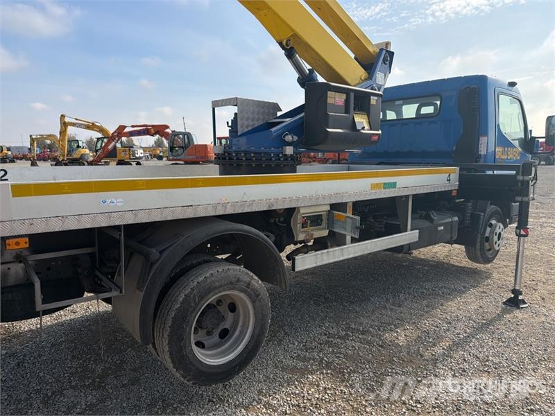  2007 Socage DA26 26 m on Mitsubishi  Canter 4x2 Bu Plataformas sobre camión