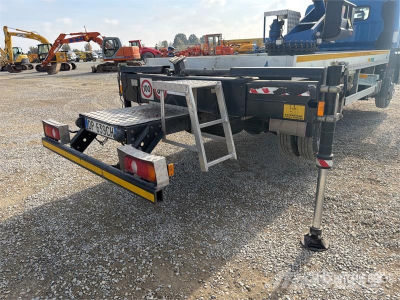  2007 Socage DA26 26 m on Mitsubishi  Canter 4x2 Bu Plataformas sobre camión