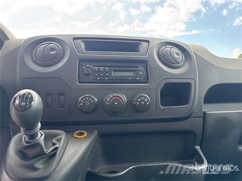 2010 Bonfiglioli P2300L 710 kg on Opel Movano Flat Kranwagen