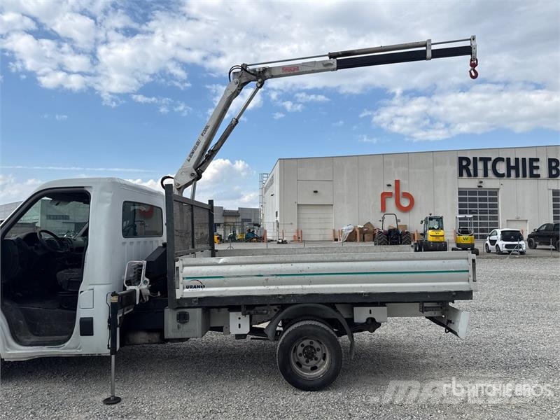 2010 Bonfiglioli P2300L 710 kg on Opel Movano Flat Kranwagen