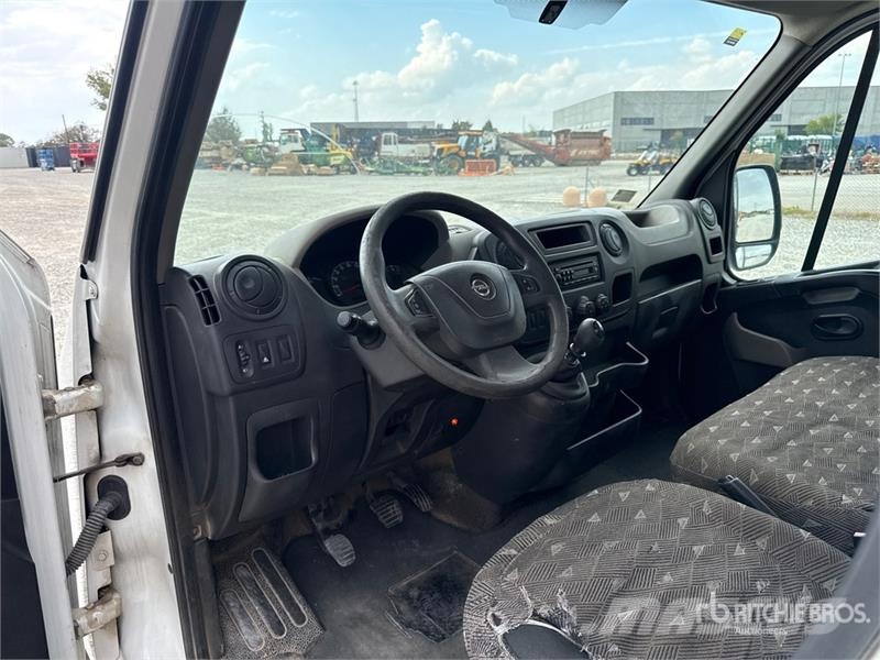 2010 Bonfiglioli P2300L 710 kg on Opel Movano Flat Kranwagen