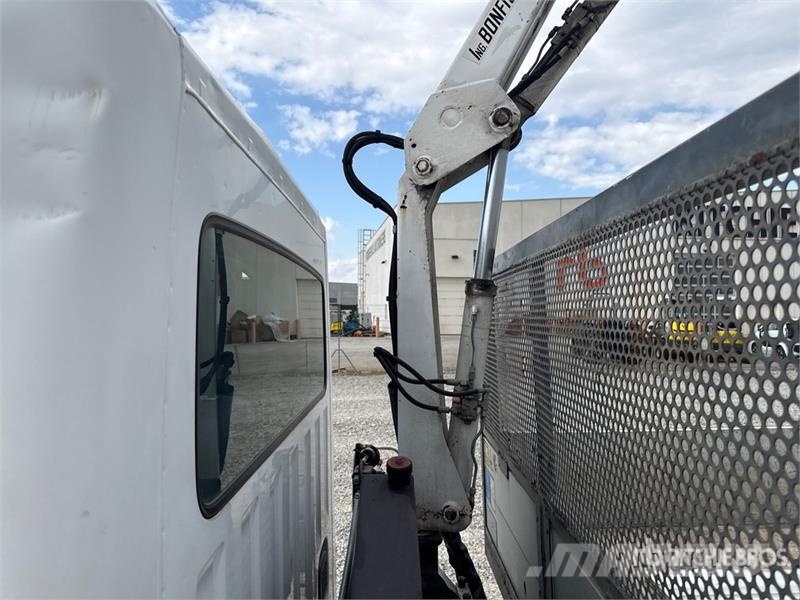 2010 Bonfiglioli P2300L 710 kg on Opel Movano Flat Kranwagen