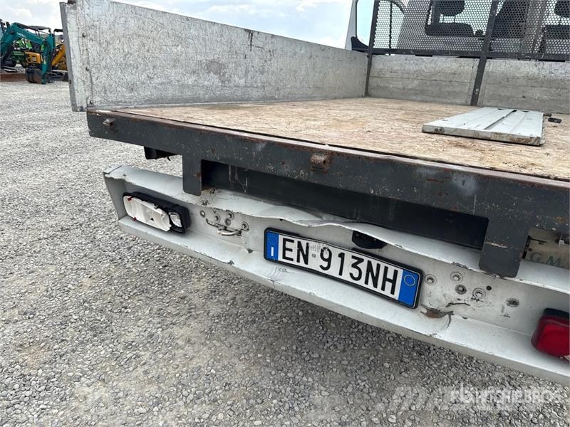 2010 Bonfiglioli P2300L 710 kg on Opel Movano Flat Kranwagen