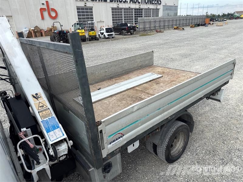 2010 Bonfiglioli P2300L 710 kg on Opel Movano Flat Kranwagen
