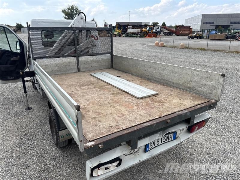 2010 Bonfiglioli P2300L 710 kg on Opel Movano Flat Kranwagen