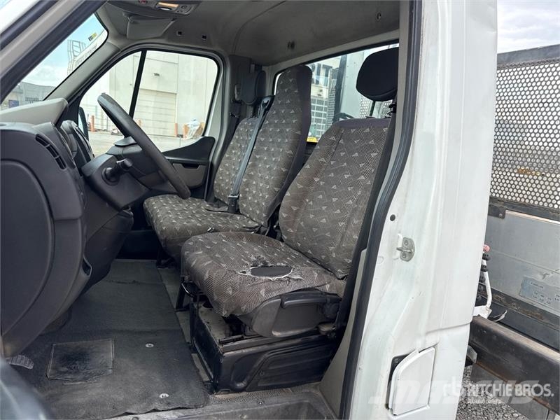 2010 Bonfiglioli P2300L 710 kg on Opel Movano Flat Kranwagen