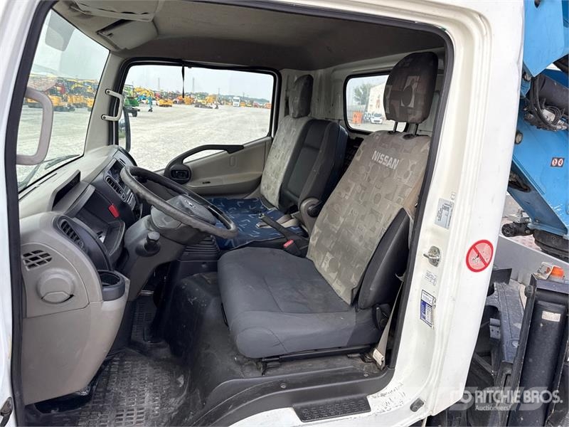  2015 Isoli PNT205 NHD 18.1 m on Nissan Cabstar Cab Avtokošare