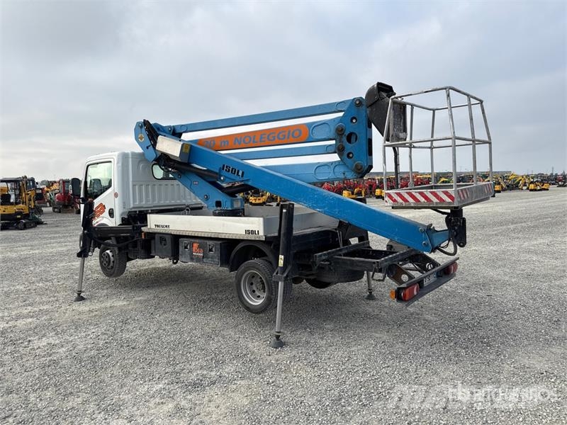  2015 Isoli PNT205 NHD 18.1 m on Nissan Cabstar Cab Avtokošare