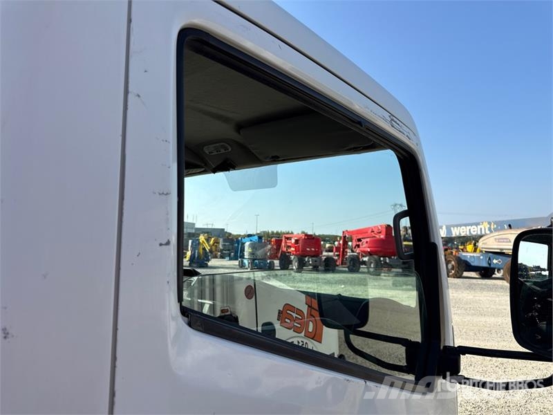 2017 Oil&Steel Snake 2010 H Plus 20 m on Nissan Ca Lastbilmonterede lifte