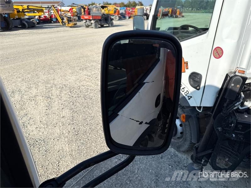 2017 Oil&Steel Snake 2010 H Plus 20 m on Nissan Ca Lastbilmonterede lifte