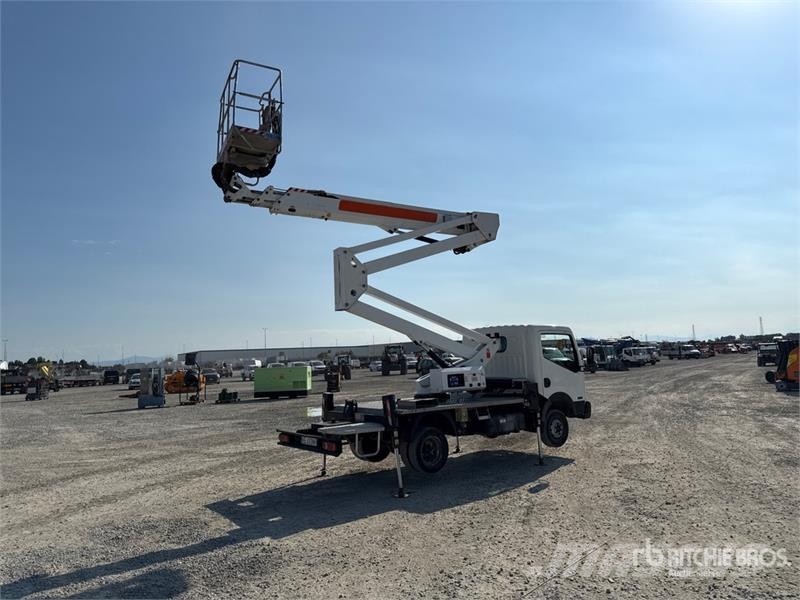 2017 Oil&Steel Snake 2010 H Plus 20 m on Nissan Ca Lastbilmonterede lifte