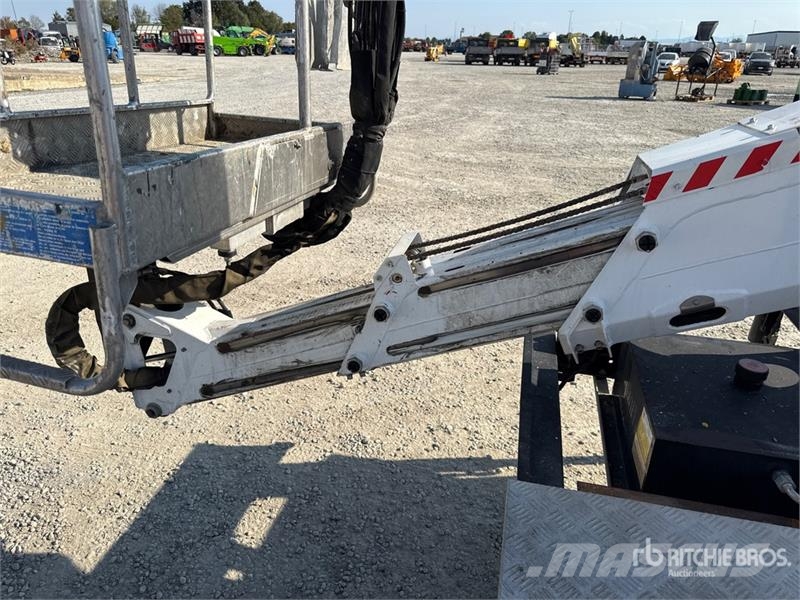 2017 Oil&Steel Snake 2010 H Plus 20 m on Nissan Ca Lastbilmonterede lifte