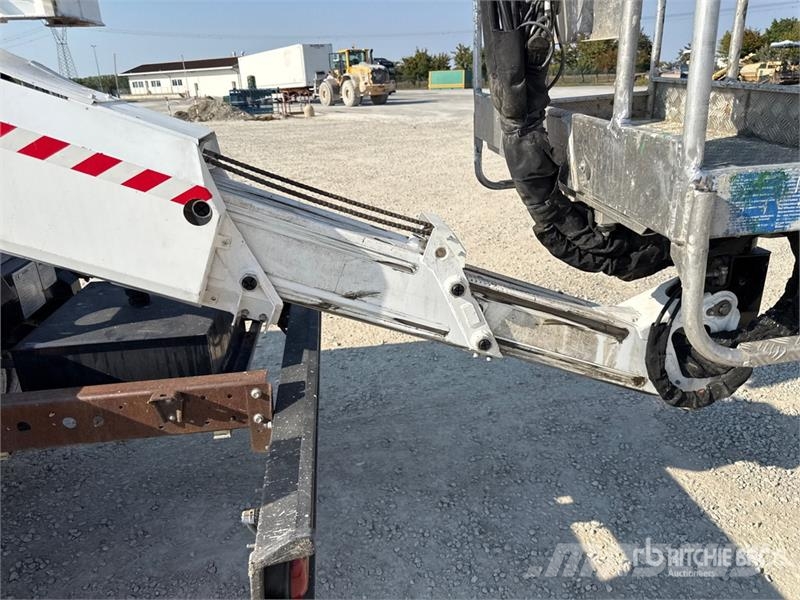 2017 Oil&Steel Snake 2010 H Plus 20 m on Nissan Ca Lastbilmonterede lifte