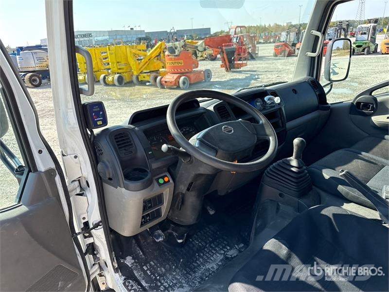 2017 Oil&Steel Snake 2010 H Plus 20 m on Nissan Ca Lastbilmonterede lifte