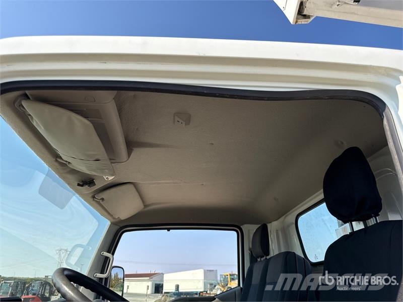 2017 Oil&Steel Snake 2010 H Plus 20 m on Nissan Ca Lastbilmonterede lifte