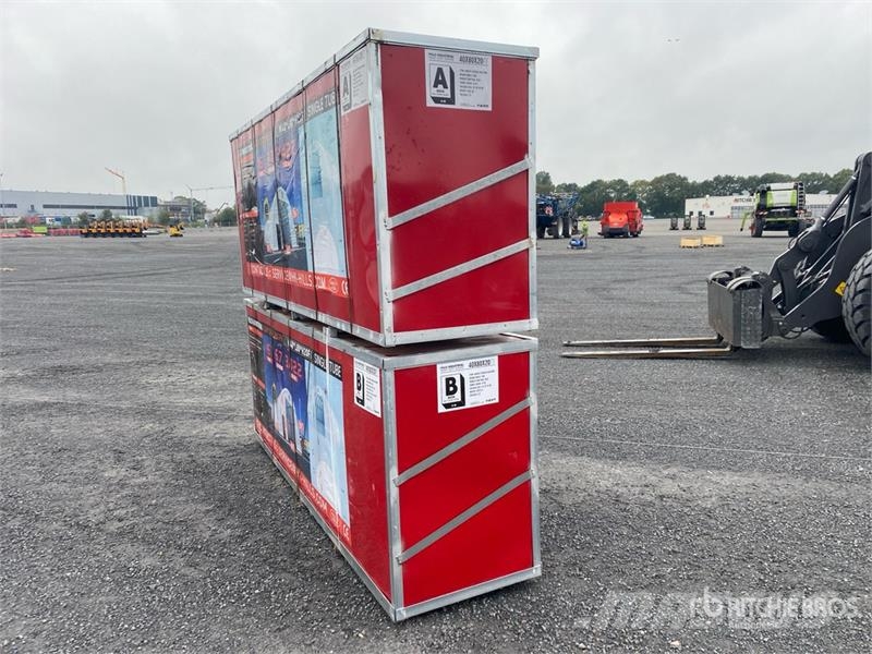 24.38 m (L) × 12.19 m (W) × 6.10 m (H) Semi-Circul Otros remolques
