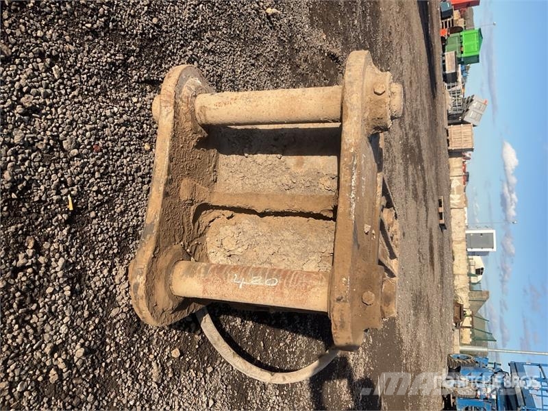  2700 mm Hydraulic Breaker مطارق / كسارات