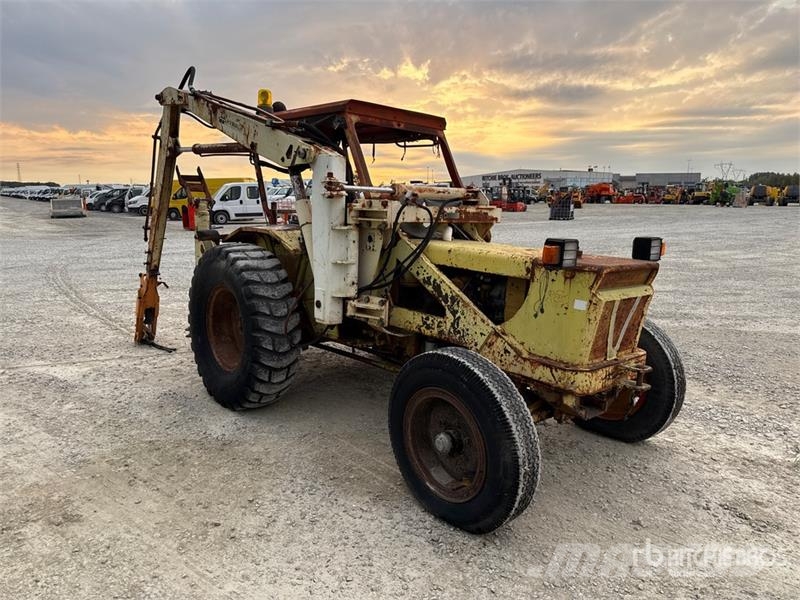  2WD Tractor (Inoperable) Τρακτέρ