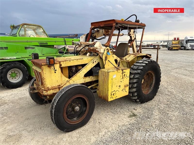  2WD Tractor (Inoperable) Τρακτέρ