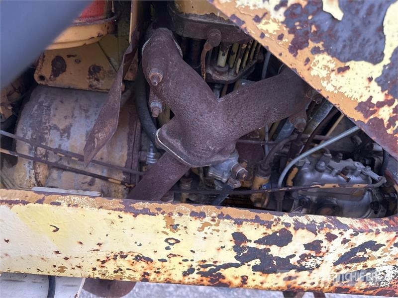  2WD Tractor (Inoperable) Τρακτέρ