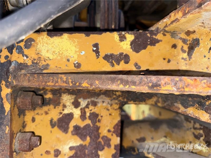  2WD Tractor (Inoperable) Τρακτέρ