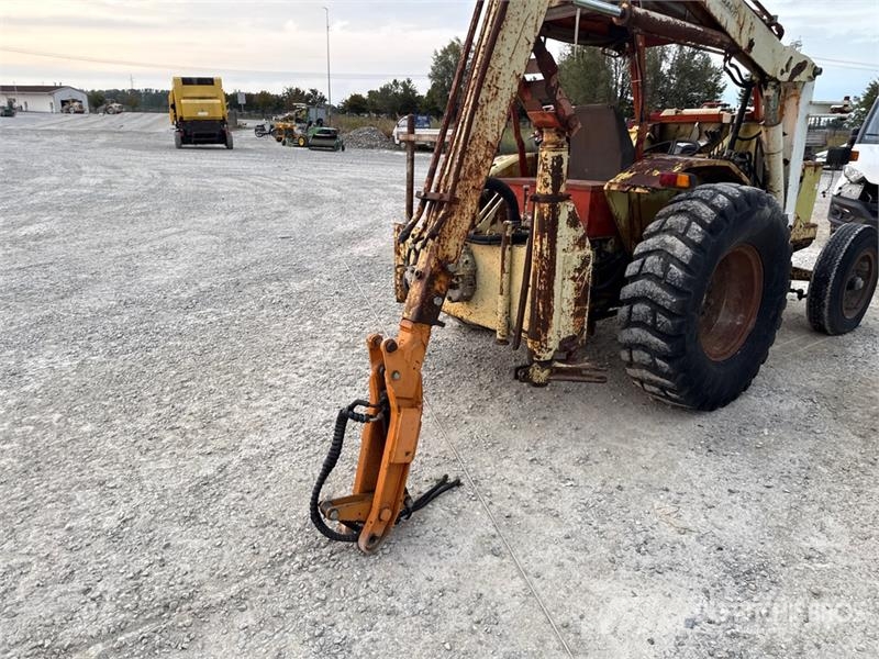  2WD Tractor (Inoperable) Τρακτέρ