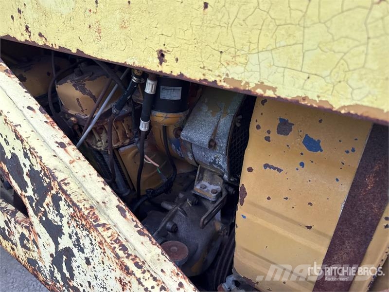  2WD Tractor (Inoperable) Τρακτέρ
