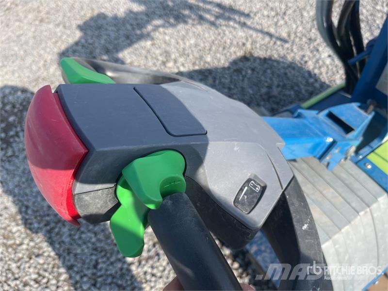 4x2 Electric remote vacuum lifter for forklift مكونات أخرى