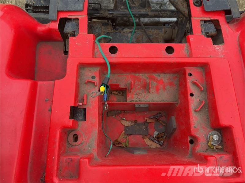  4x2 Utility Vehicle (Inoperable) Pomoćni strojevi