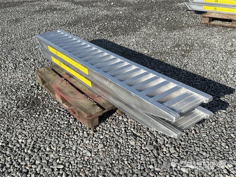  6 Ton Aluminium Loading Ramps (Unused) Takels, lieren en materiaalliften