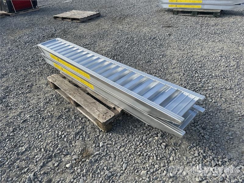  6 Ton Aluminum Loading Ramps (Unused) Vitle, dvigala in gradbeni dvižni sistemi