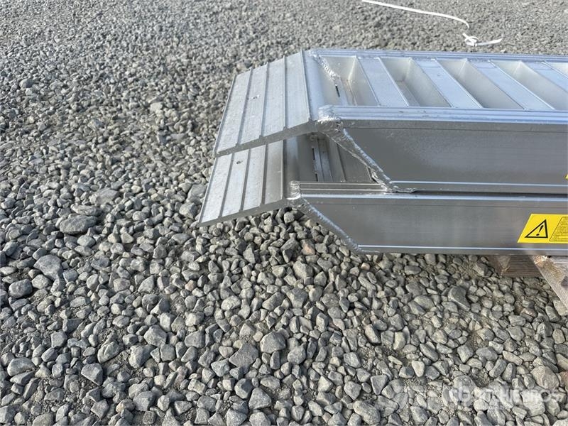  6 Ton Aluminum Loading Ramps (Unused) Vitle, dvigala in gradbeni dvižni sistemi