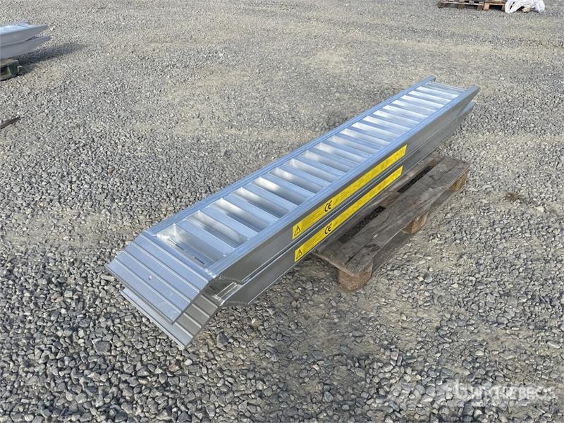 6 Ton Aluminum Loading Ramps (Unused) Vitle, dvigala in gradbeni dvižni sistemi