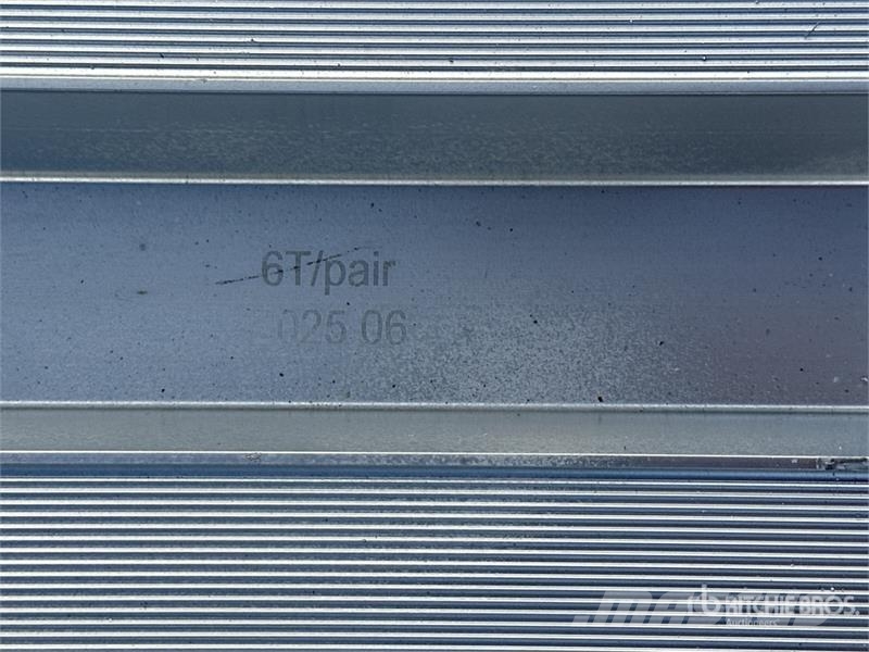 6 Ton Aluminum Loading Ramps (Unused) Vitle, dvigala in gradbeni dvižni sistemi