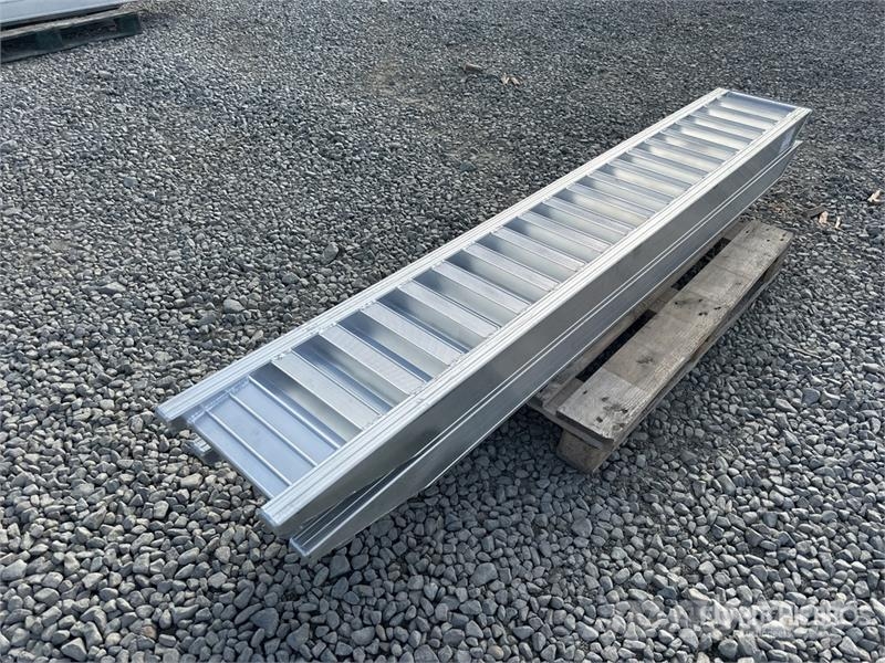  6 Ton Aluminum Loading Ramps (Unused) Vitle, dvigala in gradbeni dvižni sistemi