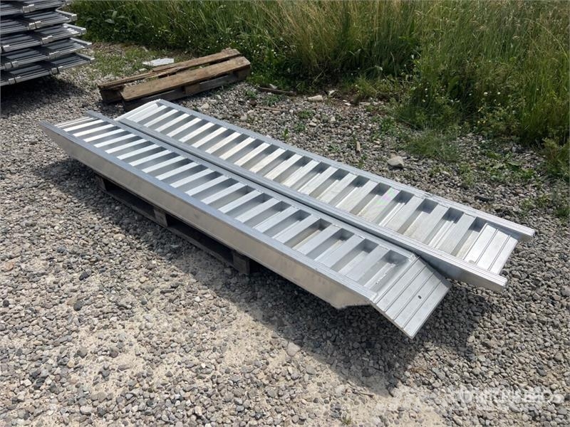 6 Ton Aluminum Loading Ramps Posipači soli i peska